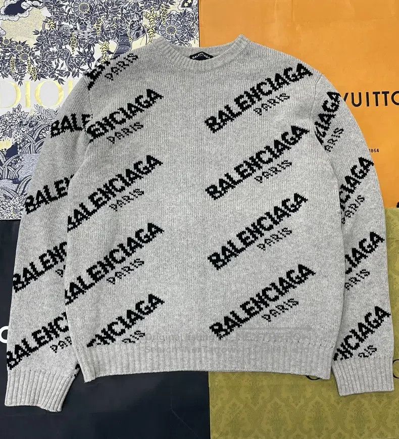 Balenciaga Balenciaga Gray sweater with full lettered logo, size M Size US M / EU 48-50 / 2 - 1 Thumbnail