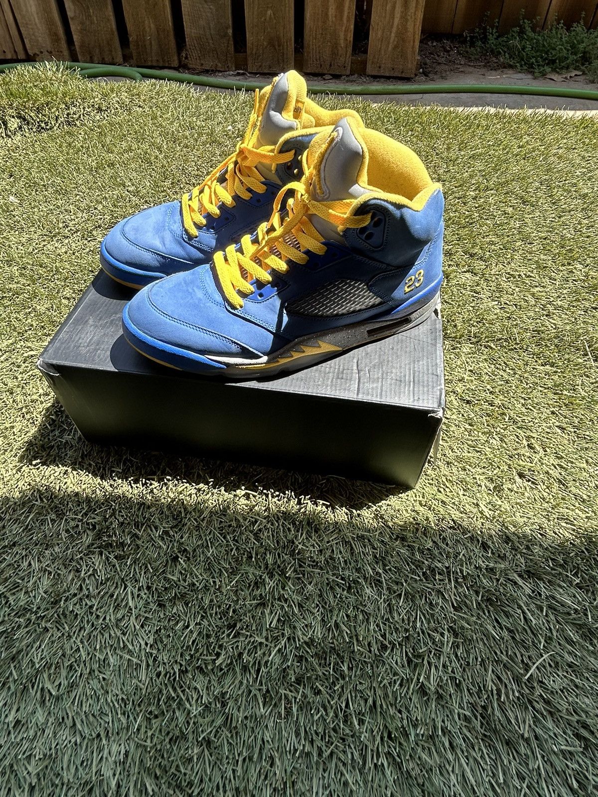 Jordan Brand × Vintage Air Jordan 5 Retro 'Laney' Size US 10.5 / EU 43-44 - 1 Thumbnail