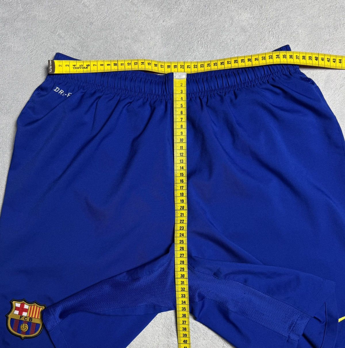 Other Barcelona 2013 2014 Goalkeeper Football Soccer Shorts Nike Size US 34 / EU 50 - 15 Thumbnail