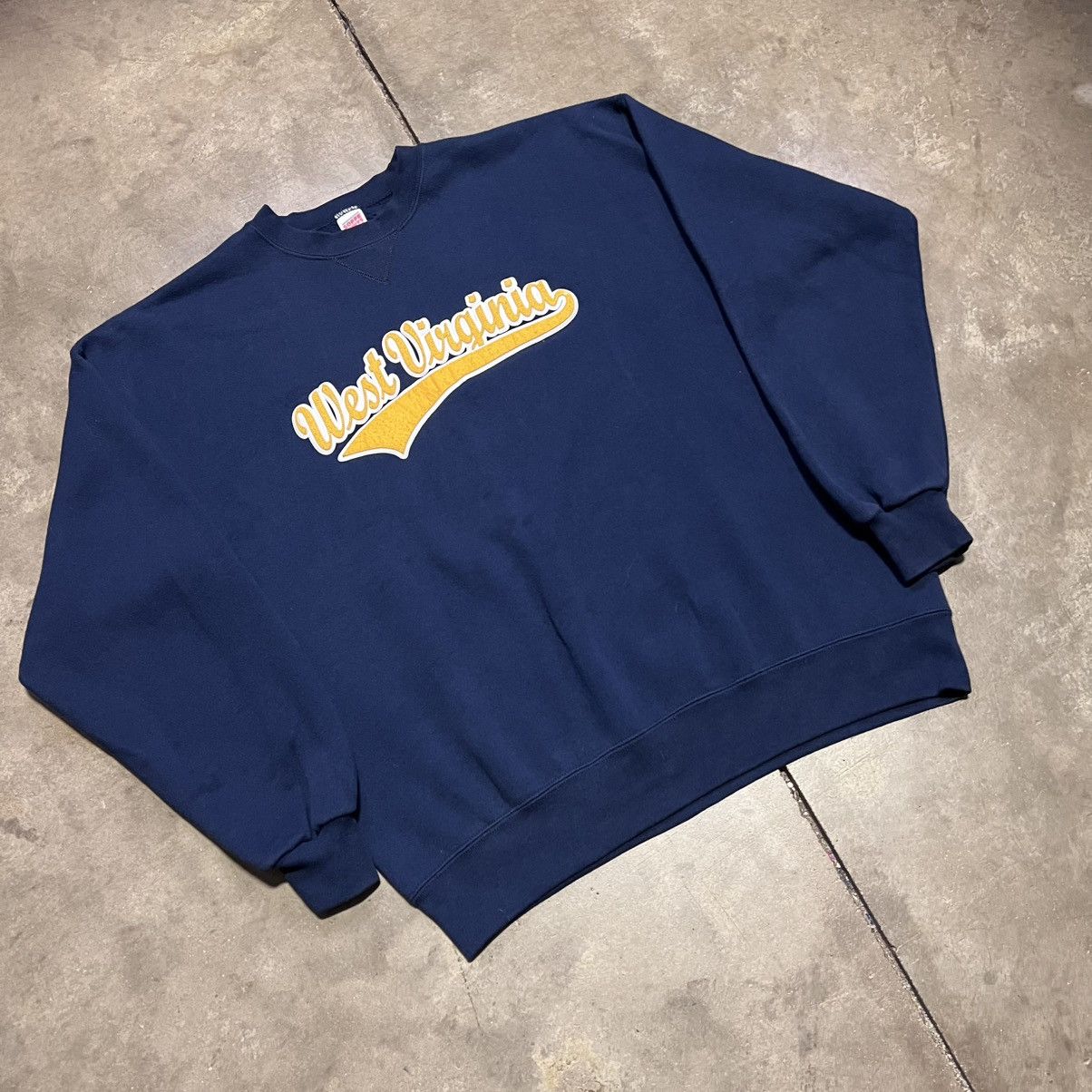 Vintage Vintage West Virginia Mountaineers Sweatshirt College 90s Size US XL / EU 56 / 4 - 1 Thumbnail
