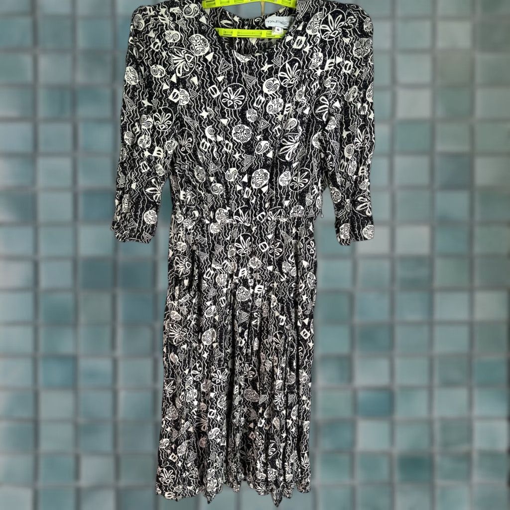 Vintage VINTAGE Taret H. Leir Abstract Art Pleated Drop Waist Dress Women Size 16 Black Pockets 3/4 Sleeve Midi Dress Size XXL / US 16-18 / IT 52-54 - 1 Thumbnail