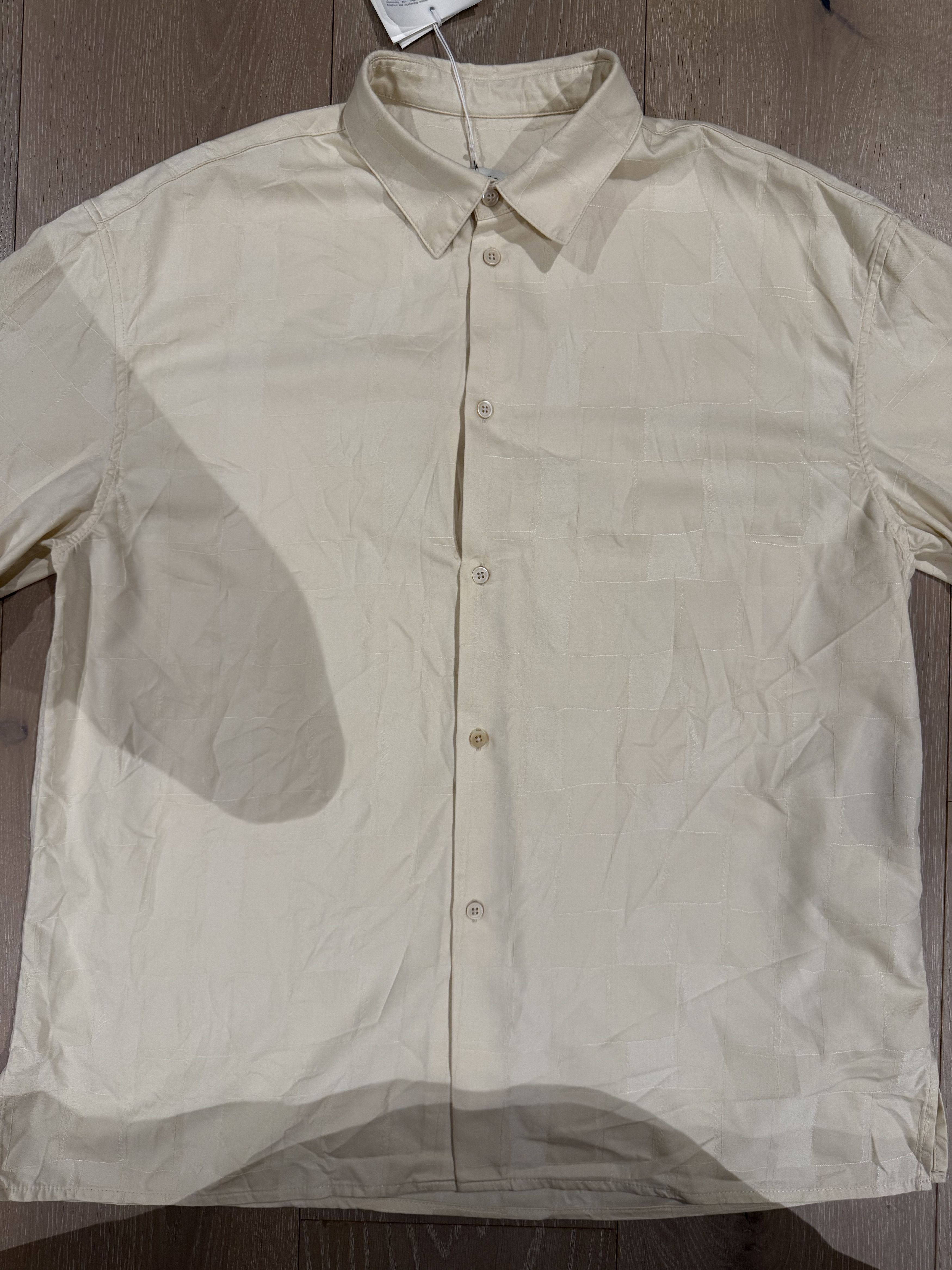 A Kind Of Guise 💚 SS24 A Kind Of Guise Elio Shirt Cubed Ivory Large NEW Size US L / EU 52-54 / 3 - 9 Thumbnail