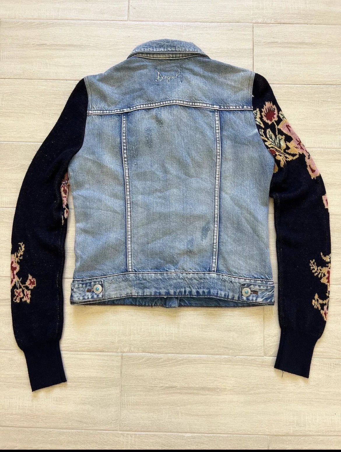Desigual × Vintage Desigual VTG women's denim jacket with button patterns Size S / US 4 / IT 40 - 10 Thumbnail