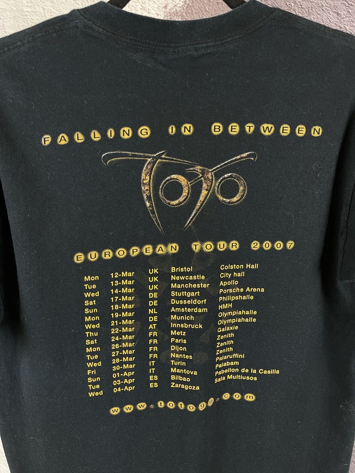 Band Tees × Gildan × Vintage TOTO falling in between Gildan vintage European tour 2007 Size US M / EU 48-50 / 2 - 7 Thumbnail