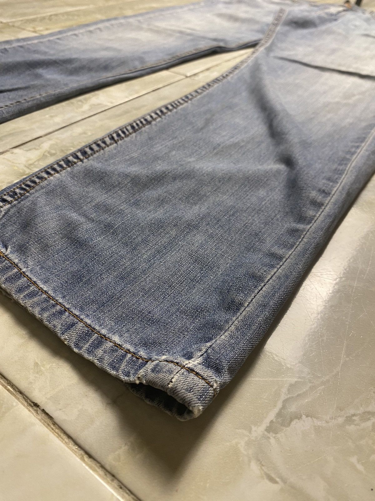 Levi's Light blue Levi’s distressed jean 505 Size US 34 / EU 50 - 19 Thumbnail