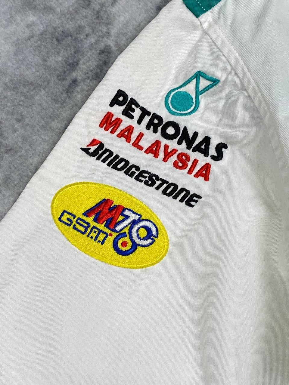 Puma Vintage Puma Red Bull Sauber Petronas Team Big Logo Size US M / EU 48-50 / 2 - 6 Thumbnail