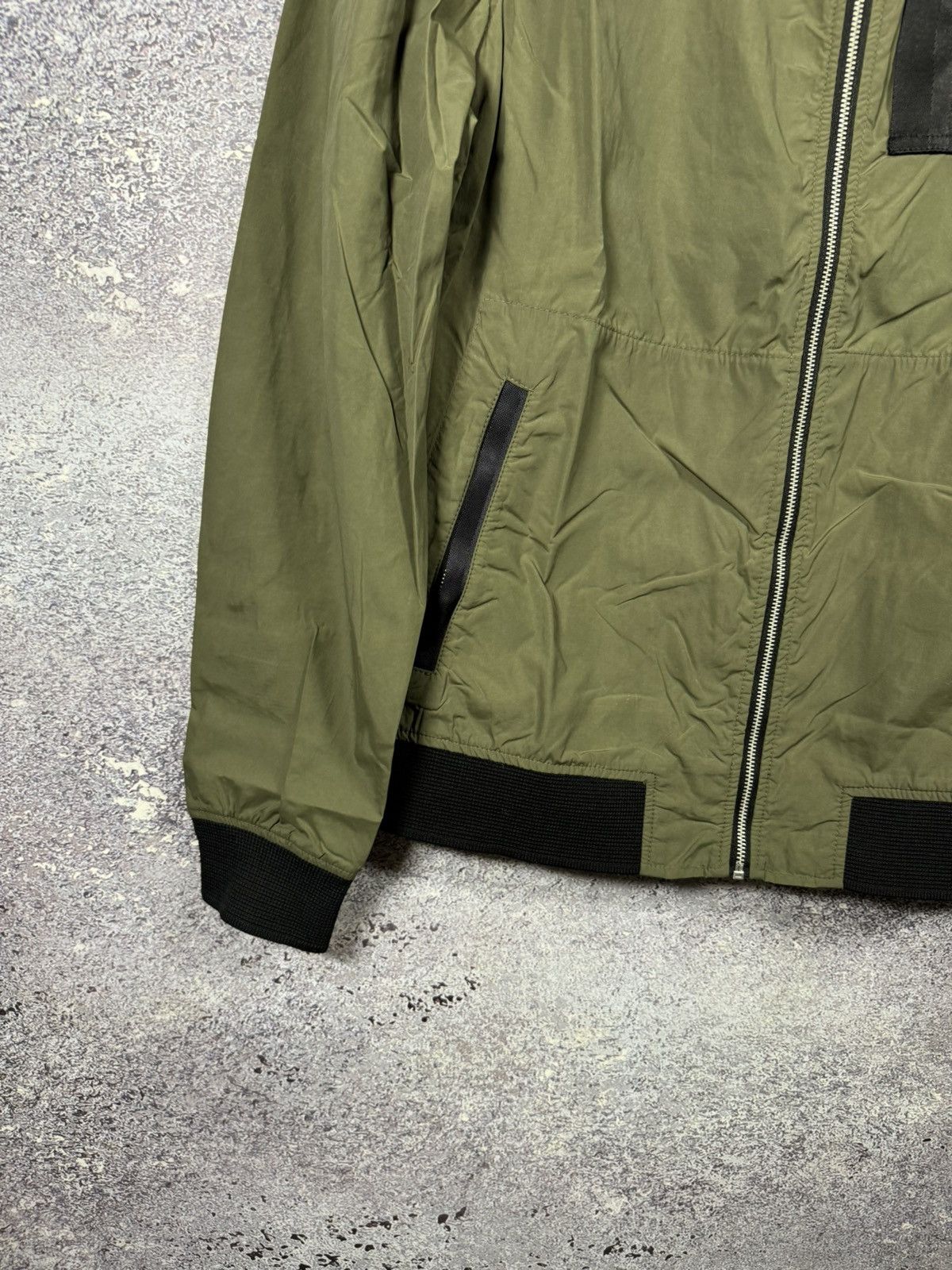 Allsaints Allsaints Sonne Bomber Nylon Men’s MJ017Q Light Jacket S sz Size US S / EU 44-46 / 1 - 4 Thumbnail
