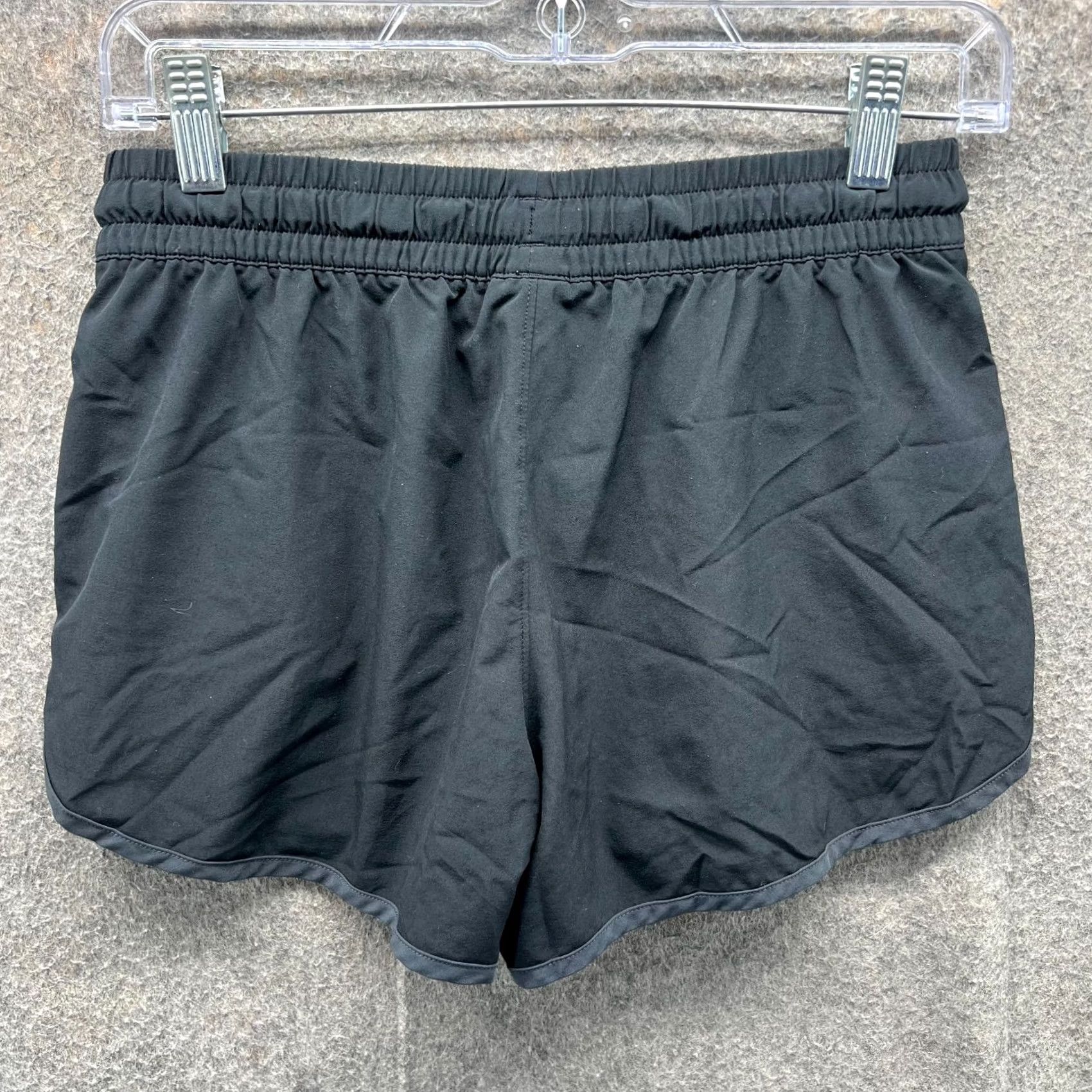 Under Armour Under Armour Shorts Womens XS Grey HeatGear Pockets Running Athletic Grey UA Training Short XS Womens Graphics Pockets Size 26" / US 2 / IT 38 - 4 Thumbnail