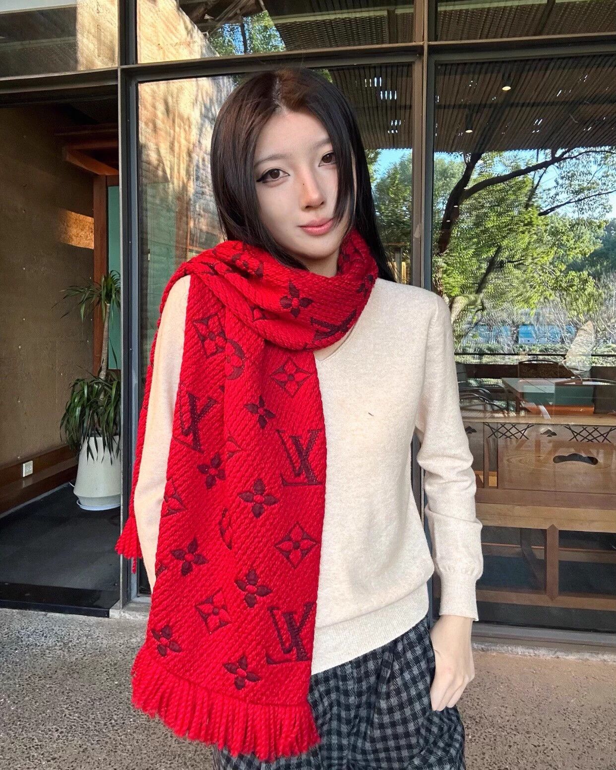 Louis Vuitton LV Red All Over Monogram Double Sided Tassel Wool Scarf Size ONE SIZE - 2 Thumbnail
