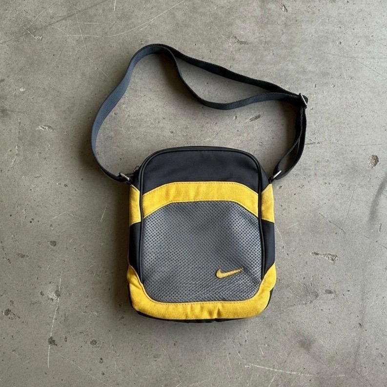 Other The Nike Messenger Sneaker Sole Bag Size ONE SIZE - 1 Thumbnail