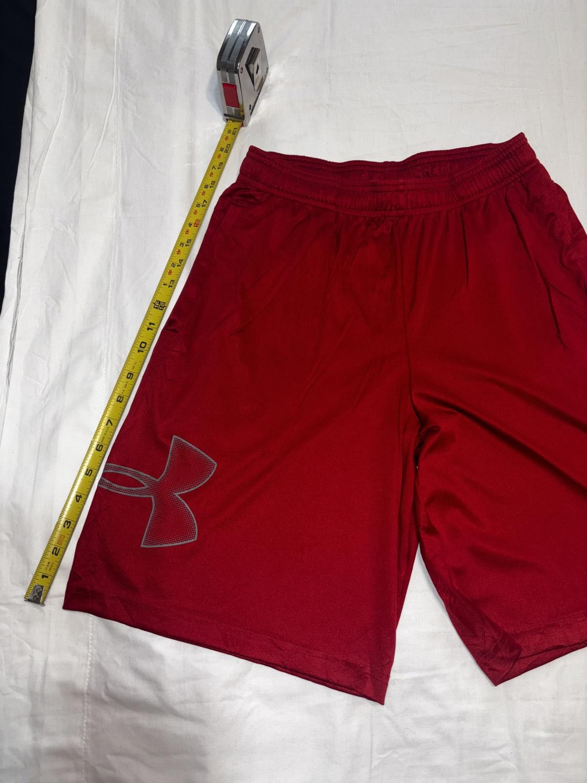 Under Armour Athletic Under Armour Men's Red Loose Fit Athletic Shorts Size US 30 / EU 46 - 6 Thumbnail