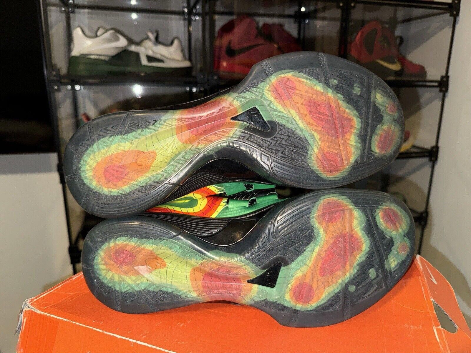 Nike Nike Zoom KD 4 Weatherman 2011 Size 10.5 RARE DS Size US 10.5 / EU 43-44 - 4 Thumbnail