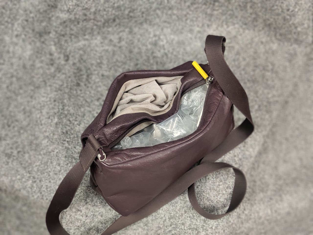 Mandarina Duck Mandarin Duck Design Dark purple leather Crossbody Bag Size ONE SIZE - 18 Thumbnail