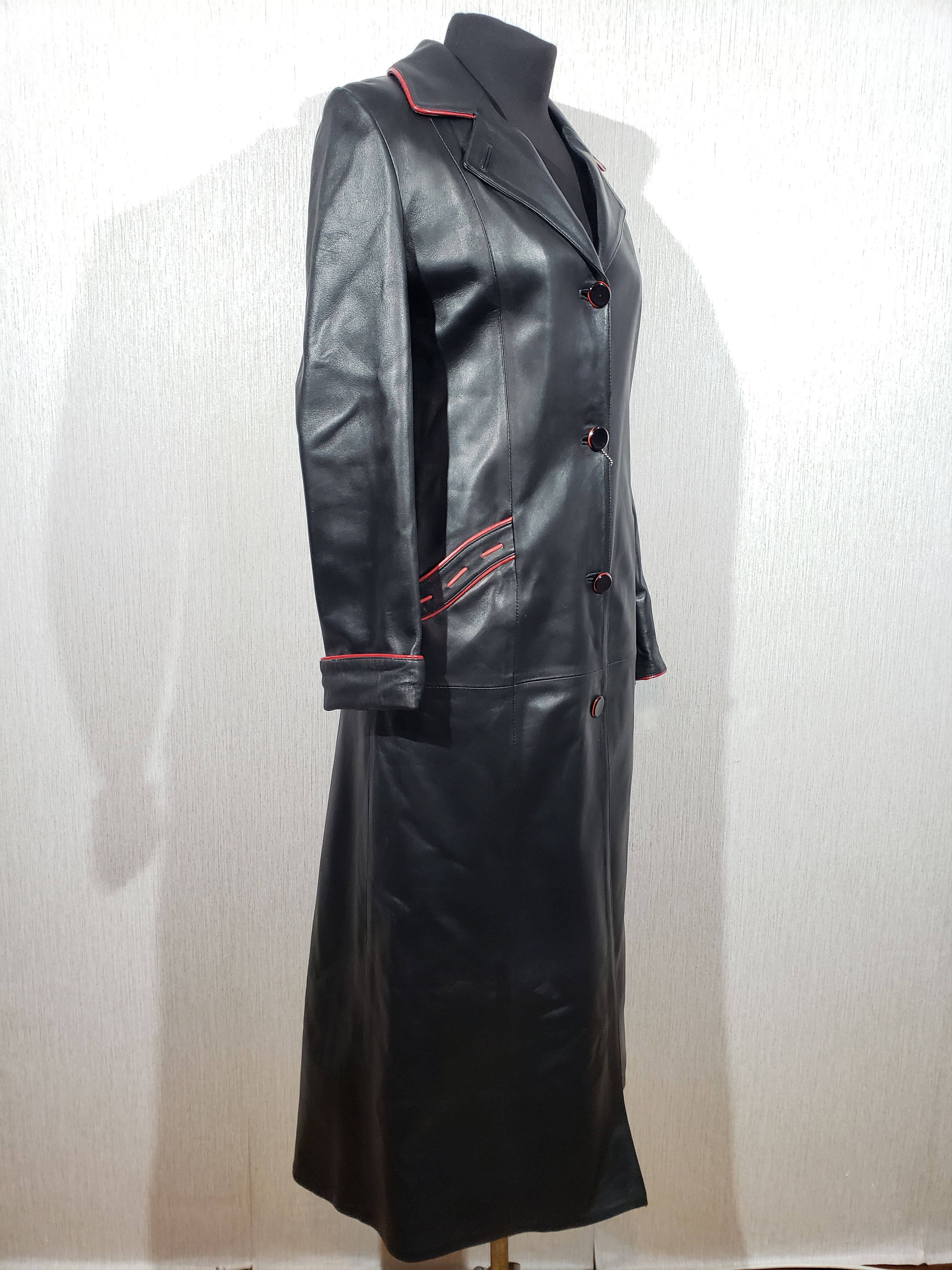 Other Elegant women's raincoat of black color made of leather. Size XL / US 12-14 / IT 48-50 - 3 Thumbnail