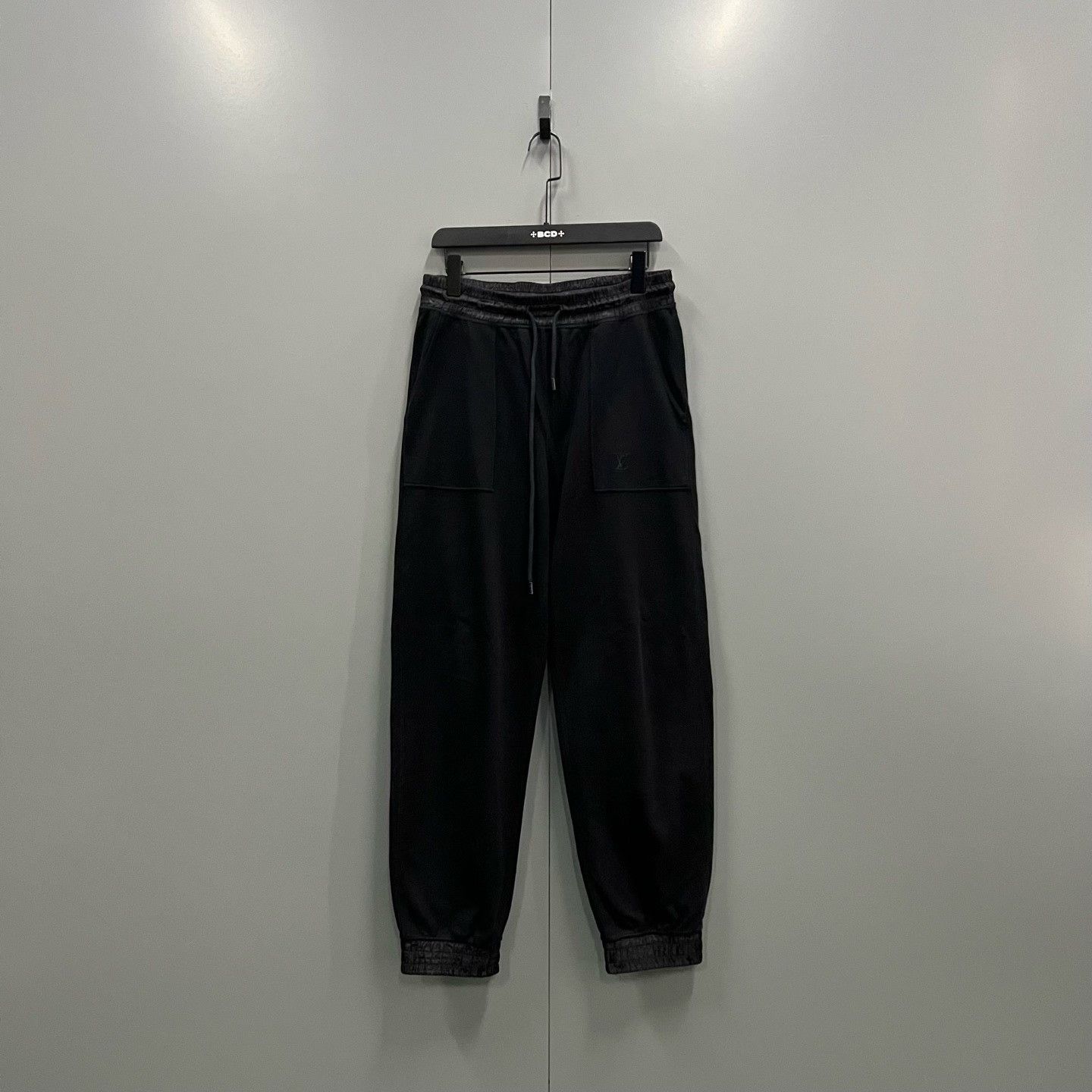 Louis Vuitton Louis Vuitton Patchwork Black Casual Pants 32 Men Size US 32 / EU 48 - 1 Thumbnail