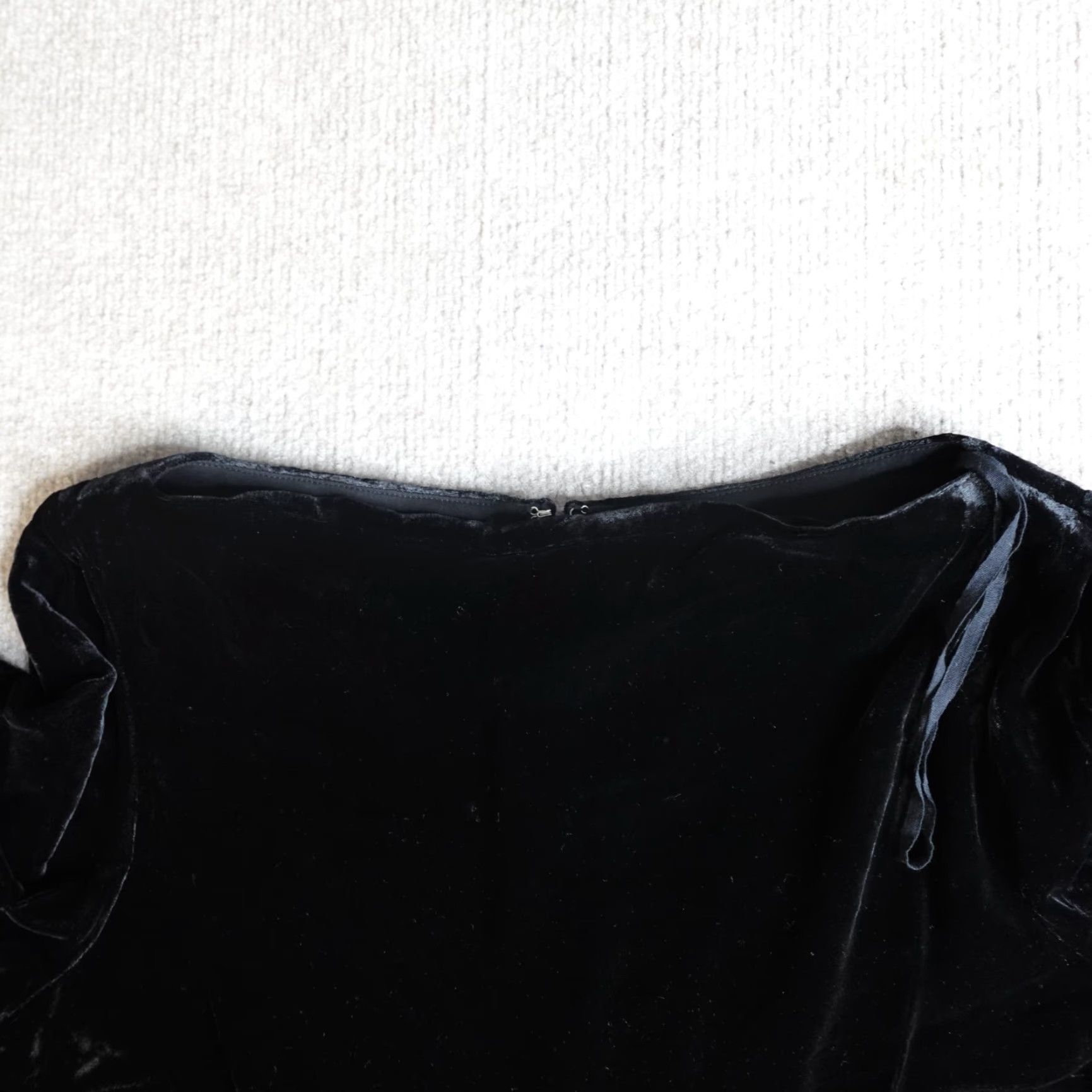 Cos COS Dress Womens 6 Black Velvet Long Sleeve Pockets Sheath Rayon Silk Solid Size M / US 6-8 / IT 42-44 - 4 Thumbnail