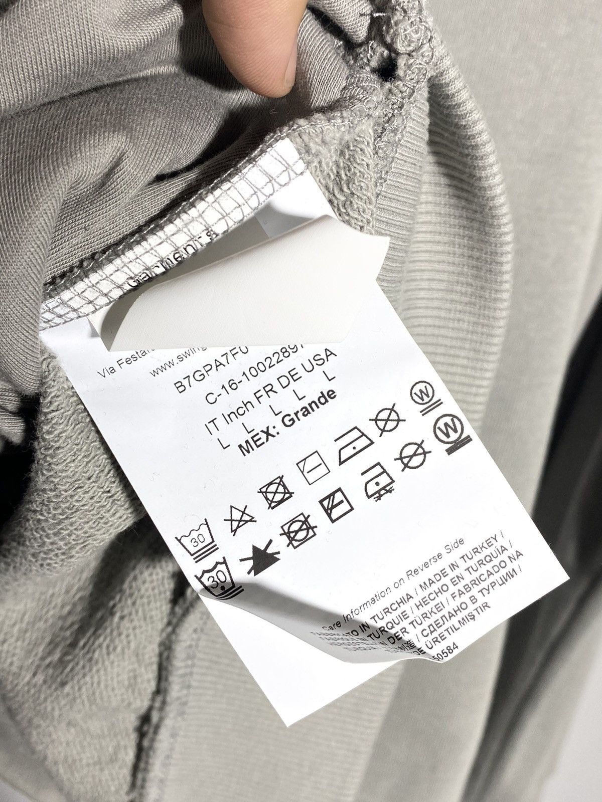 Versace Versace Jeans Crewneck Sweatshirt Grey Size US L / EU 52-54 / 3 - 12 Thumbnail