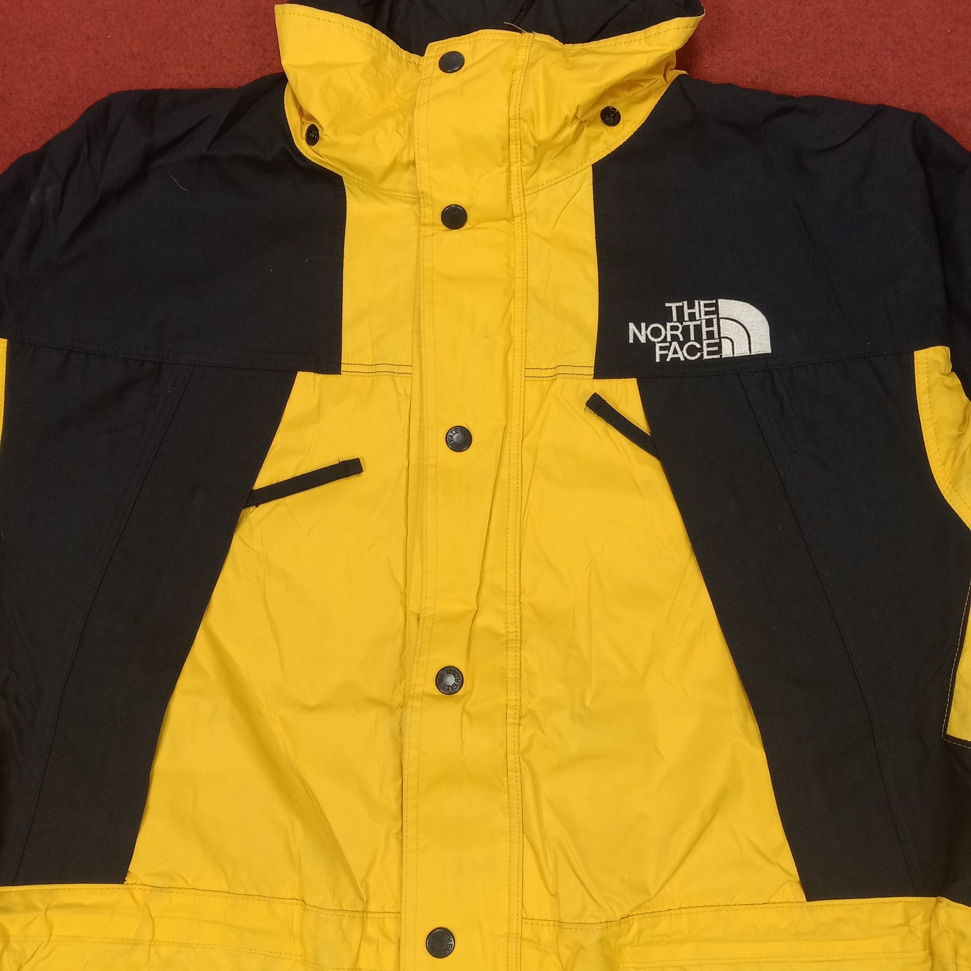 Vintage The North Face Outdoor Style Windbreaker Jacket dp1 Size US L / EU 52-54 / 3 - 2 Thumbnail