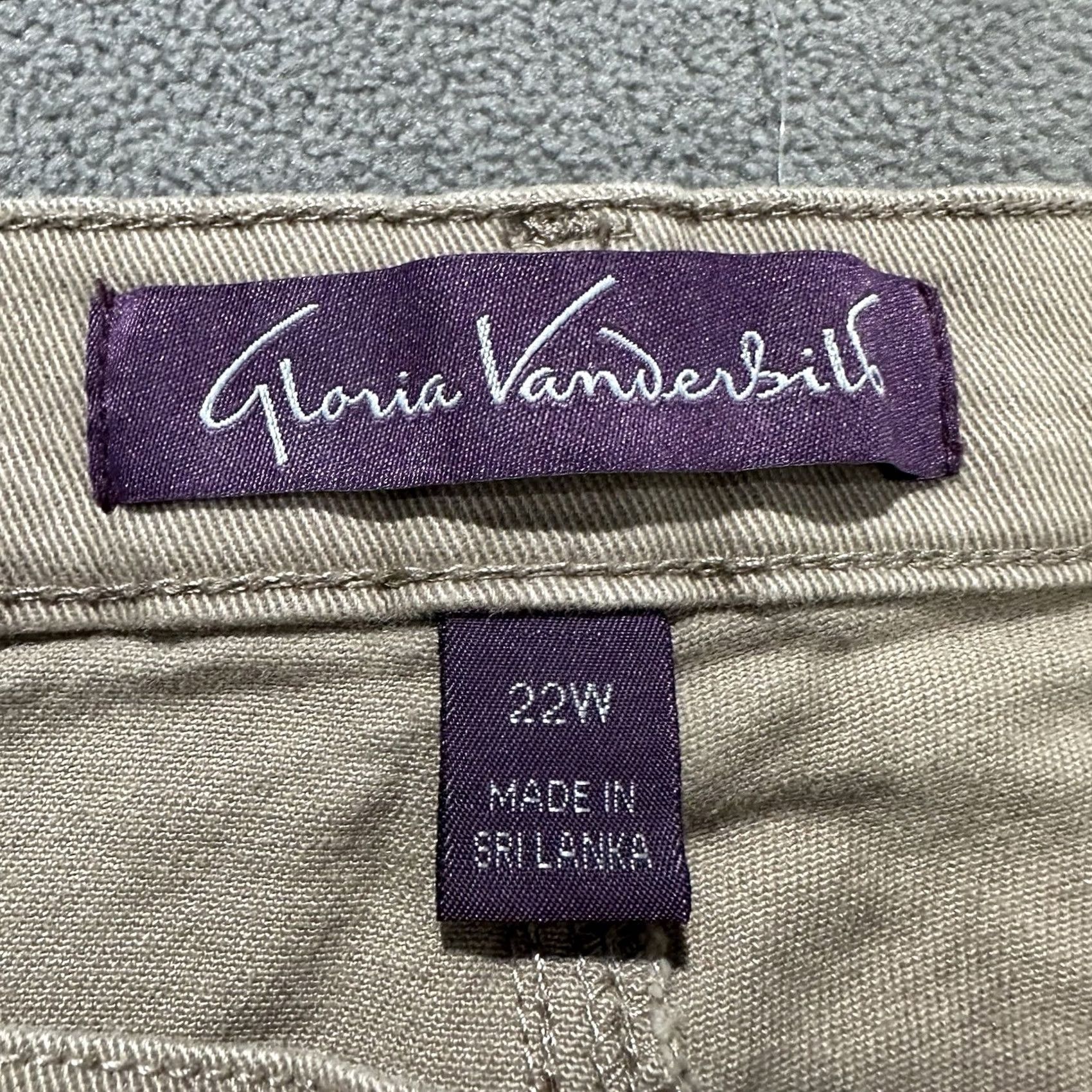 Gloria Vanderbilt Gloria Vanderbilt Jeans Womens 22W Short Brown High Waist Amanda Tapered EUC Size 40" / US 18 - 7 Thumbnail