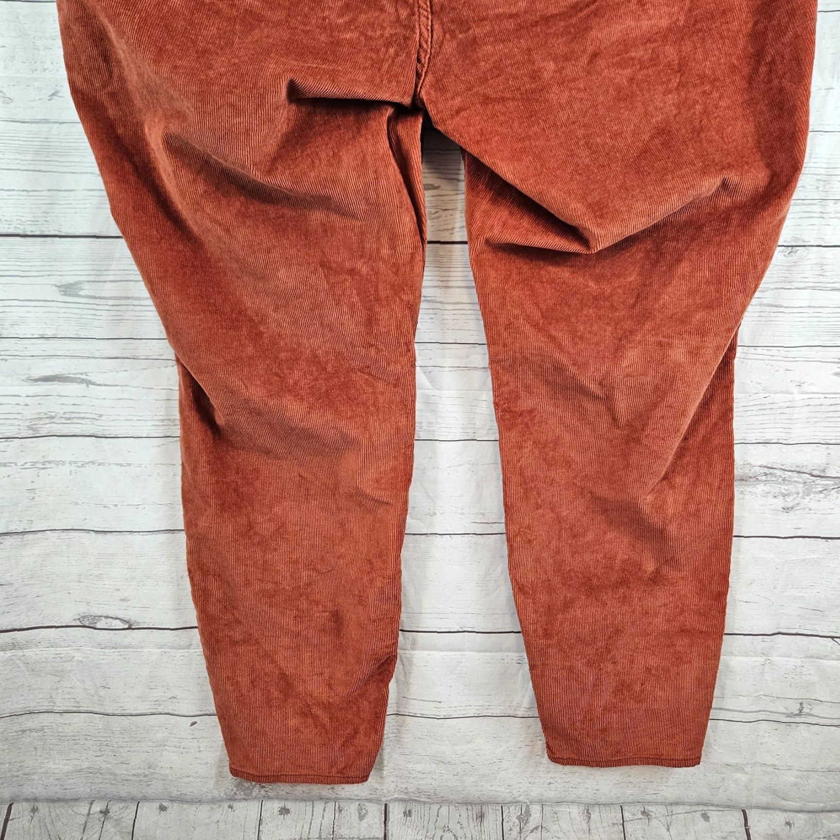 Old Navy VINTAGE Old Navy Womens Rockstar Super Skinny Corduroy Pants Sz 24 Umbria High Rise Red Cotton Blend 28.5 Inseam Womens Size 42" / US 20 - 6 Thumbnail