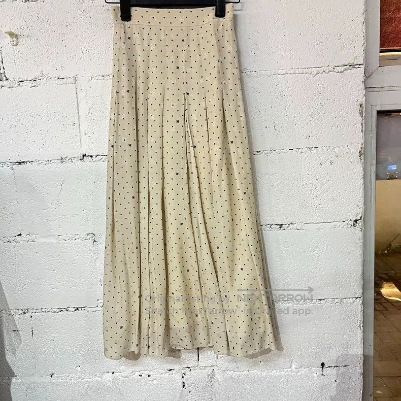 Fendi Fendi Beige polka dot long dress, classic polka dot design Size 25" / US 0 / IT 36 - 1 Thumbnail