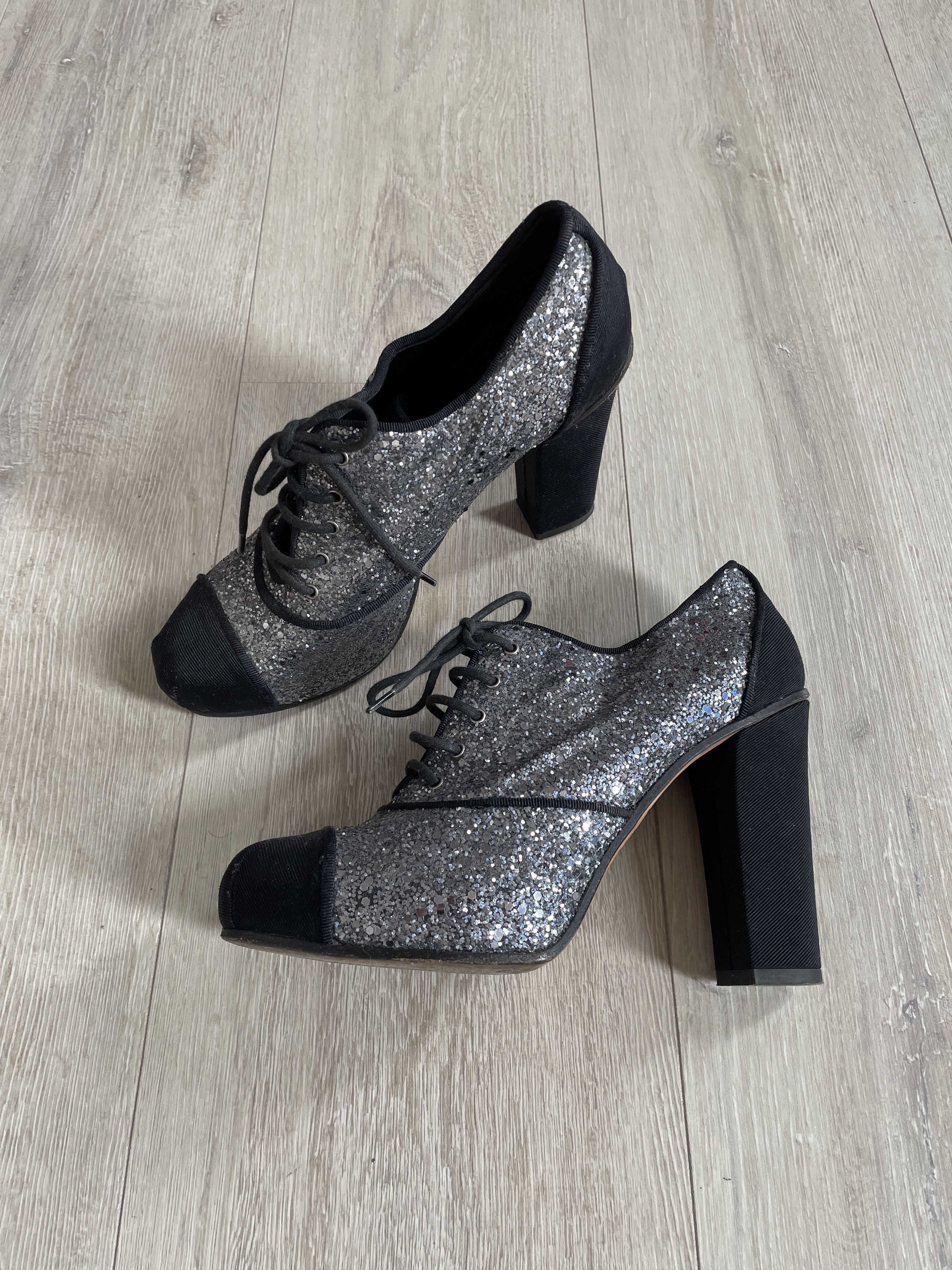 Dsquared2 Dsquared2 AW10 hockey collection glitter heels Size US 7 / IT 37 - 3 Thumbnail