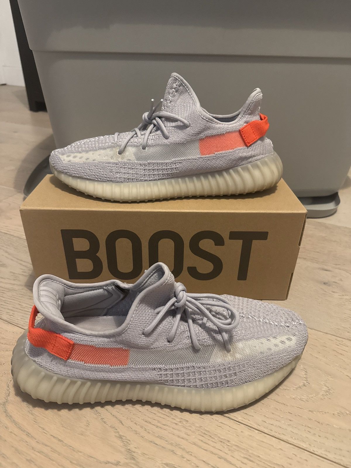 YEEZY BOOST 350 V2 FX9017 TAIL LIGHT