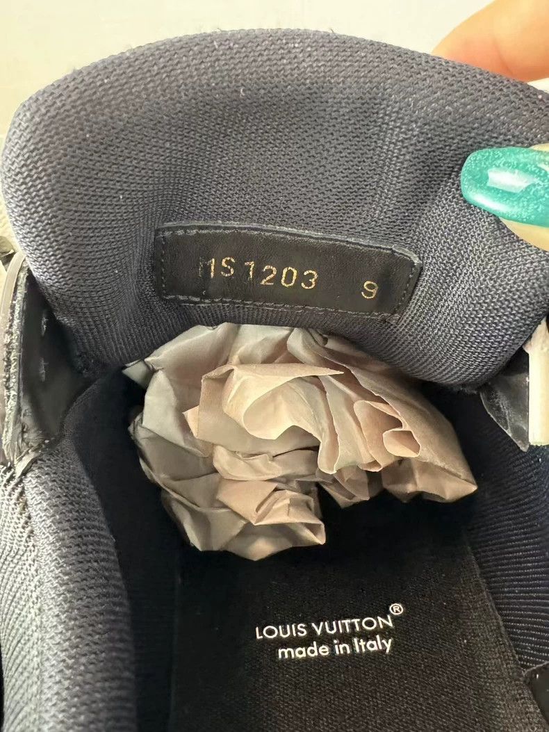 Louis Vuitton Louis Vuitton Black embossed reading Darth Vader Men's Sne Size US 10 / EU 43 - 6 Thumbnail