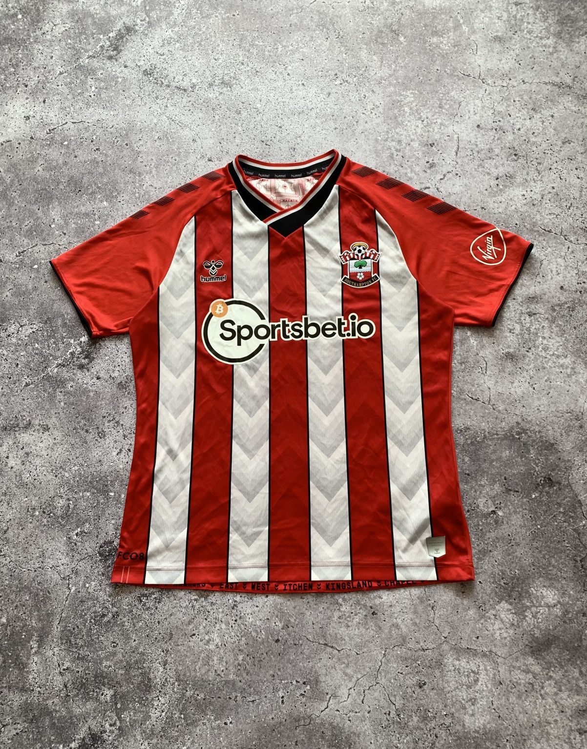 Hummel 🔥HUMMEL SOUTHAMPTON 2021/22 HOME SOCCER SHIRT Size US L / EU 52-54 / 3 - 2 Thumbnail