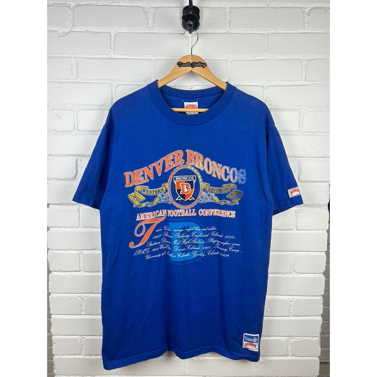 Nutmeg Vintage 90s Denver Broncos NFL Nutmeg T Shirt Size XL Size US XL / EU 56 / 4 - 1 Thumbnail