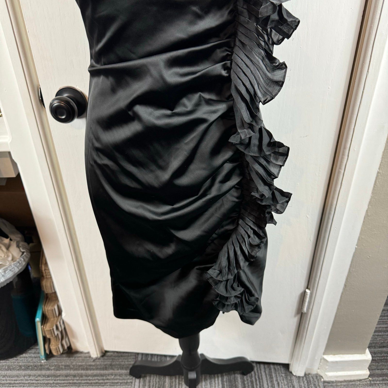 Ted Baker Ted Baker London satin strapless ruffle ruched dress FLAWED Size M / US 6-8 / IT 42-44 - 3 Thumbnail