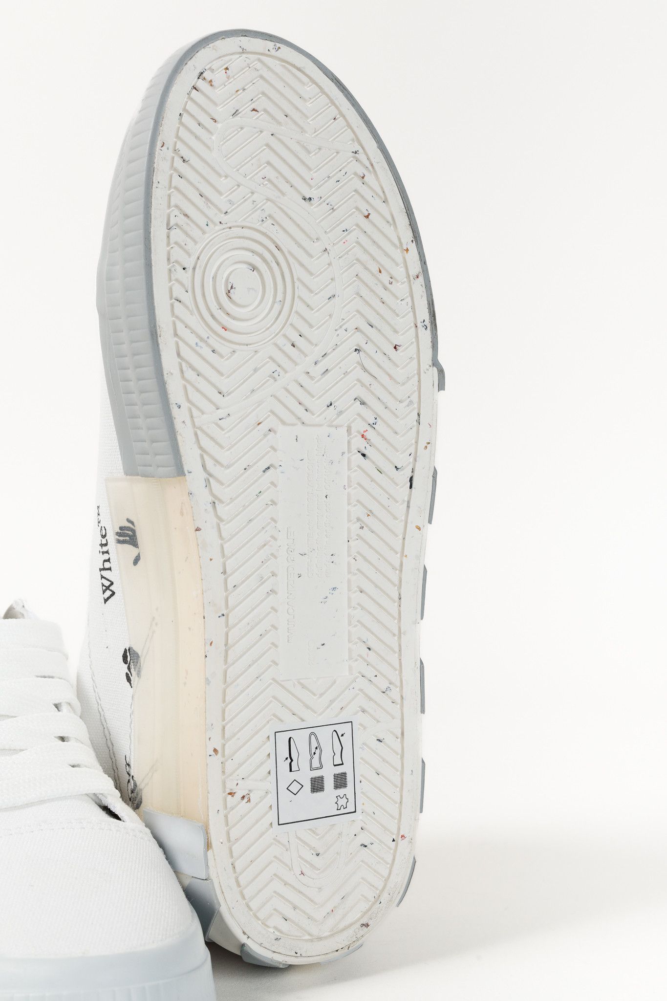 Off-White OFF-WHITE Low Vulcanized Canvas Low-Top Sneakers Size US 8.5 / IT 38.5 - 5 Thumbnail