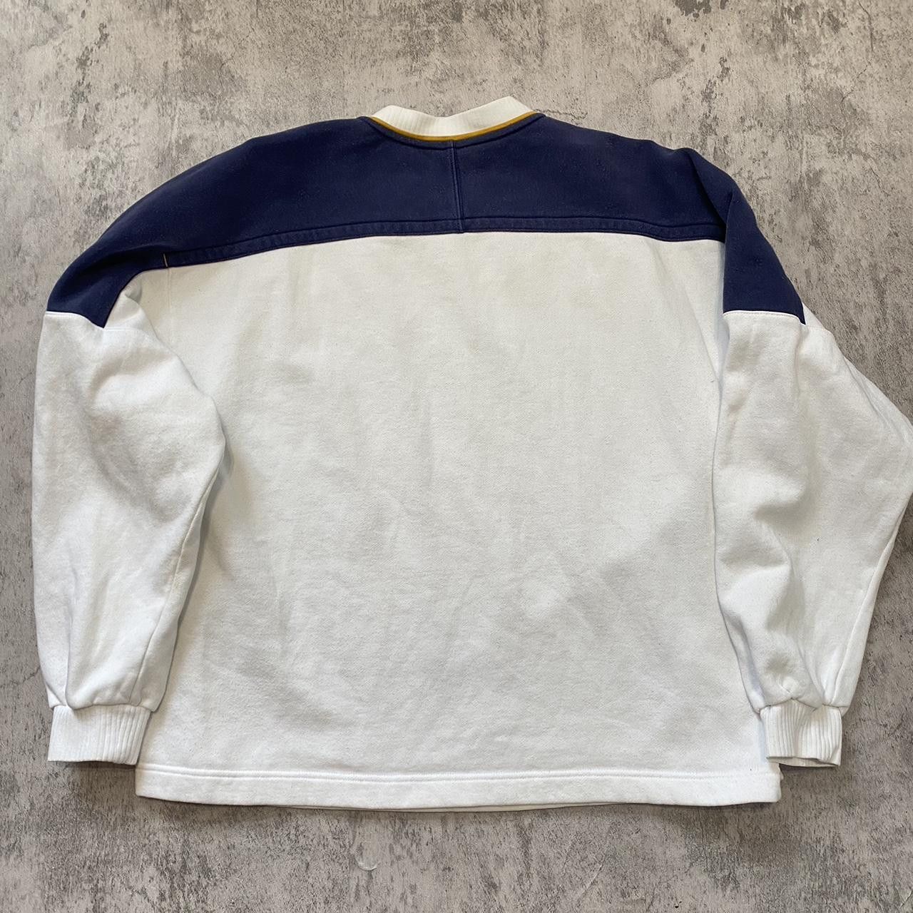 Nike 90s Nike white and navy long sleeve sweatshirt nike Size US M / EU 48-50 / 2 - 2 Thumbnail