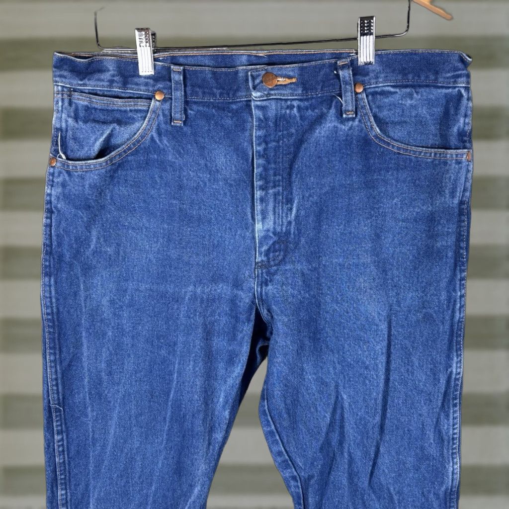 Wrangler Wrangler Cowboy Cut Jeans Mens 36x30 Denim Blue Medium Wash 13MWZPW 5-Pocket Regular/Classic Cowboy Fit N/A Size US 36 / EU 52 - 1 Thumbnail