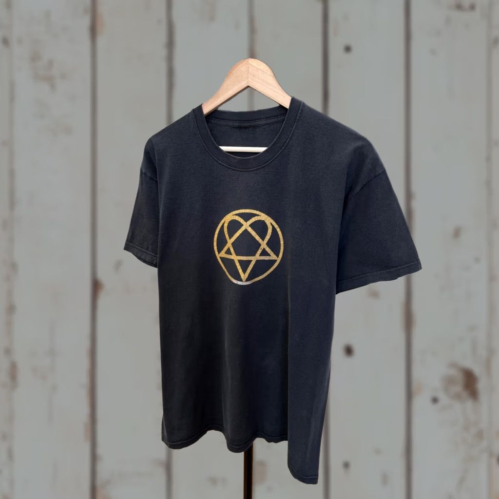 Fruit Of The Loom Vintage HIM Heartagram T-Shirt Men M Black 90s Band Metal Rare Retro Y2K Shirt Mens Size US M / EU 48-50 / 2 - 1 Thumbnail