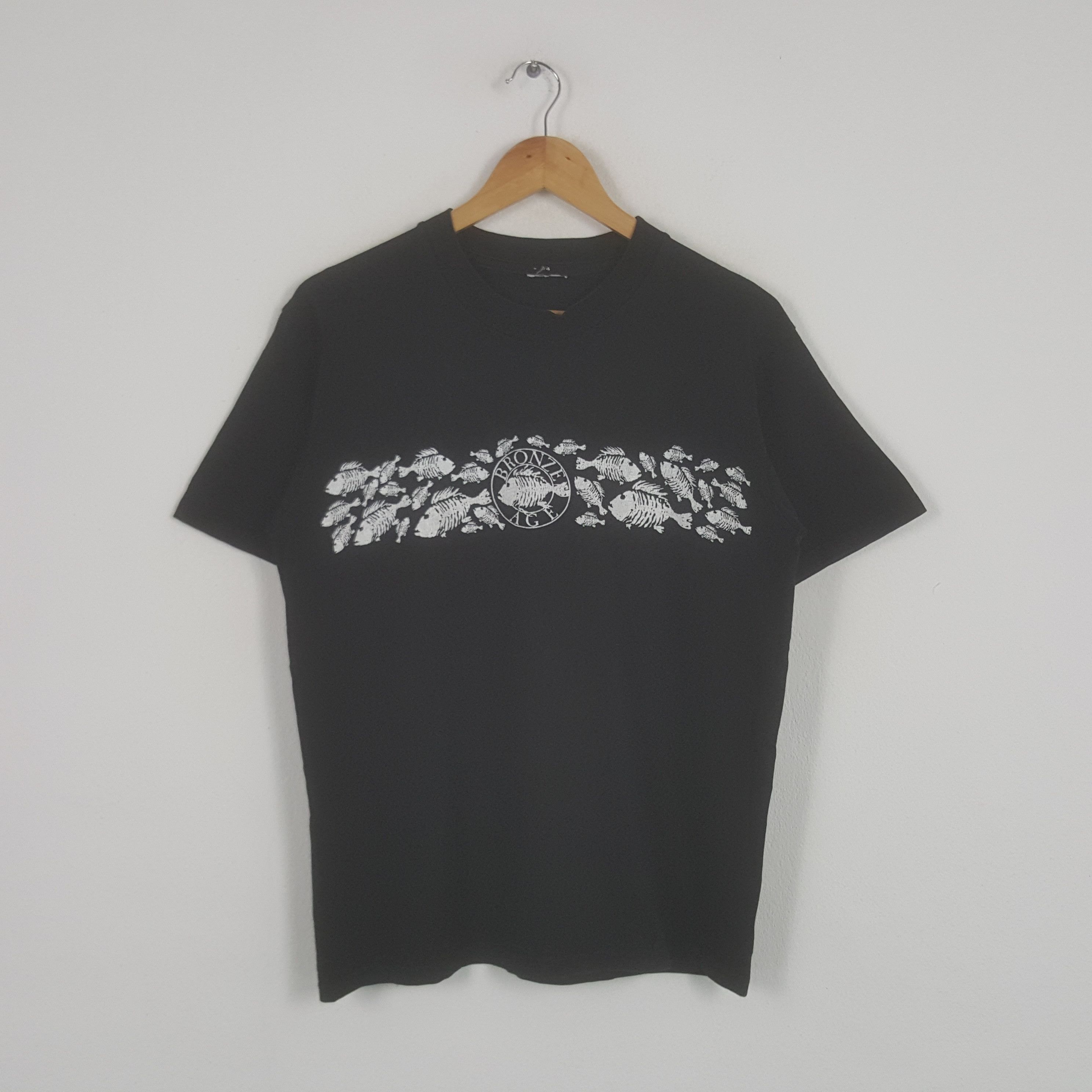 Vintage Vintage Bronze Age Surfing Style Big Logo Tshirt Size US M / EU 48-50 / 2 - 1 Thumbnail
