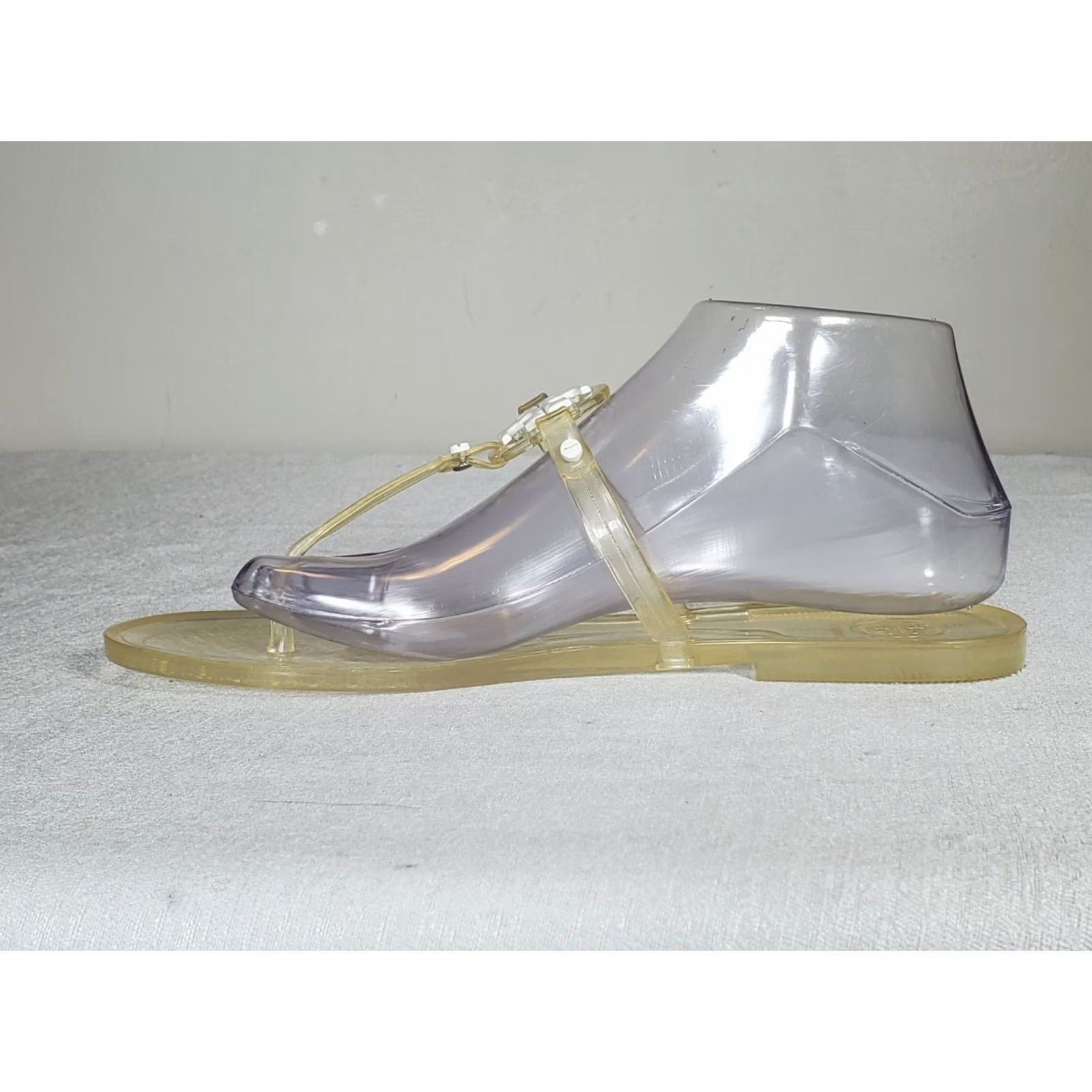 Tory Burch Tory Burch Mini Miller Flat Jelly Thong Sandal Clear Yellow Medallion Women US 8 Size US 8 / IT 38 - 4 Thumbnail