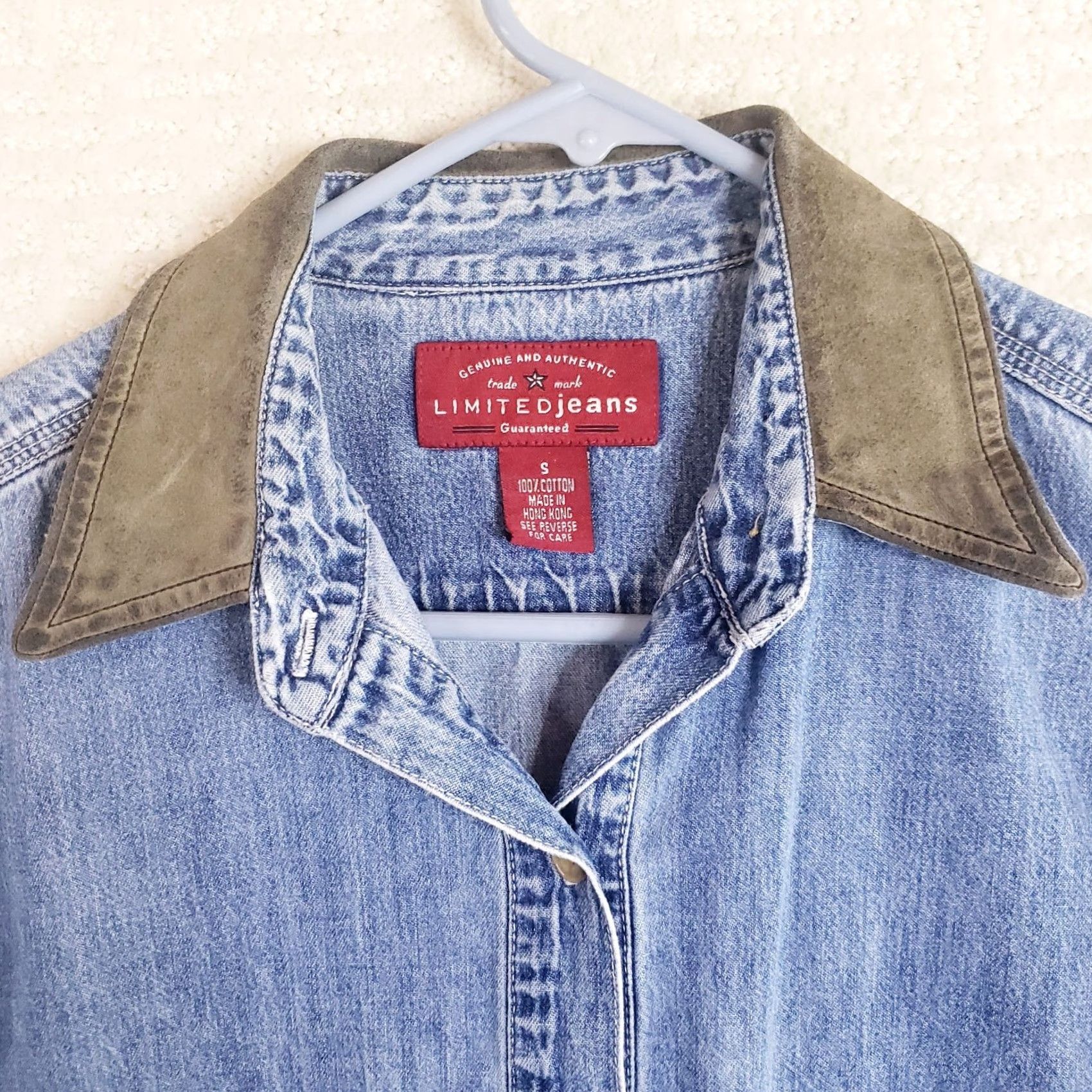 Vintage VINTAGE The Limited Denim Shirt Women’s S Oversized Blue Leather Collar Casual Workwear 90s Womens Size S / US 4 / IT 40 - 4 Thumbnail