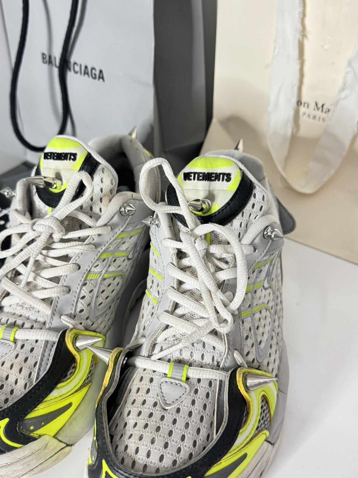 Vetements ✅ Vetements White Green Spike Runner 400 38.5 Snackers Size US 8.5 / IT 38.5 - 4 Thumbnail