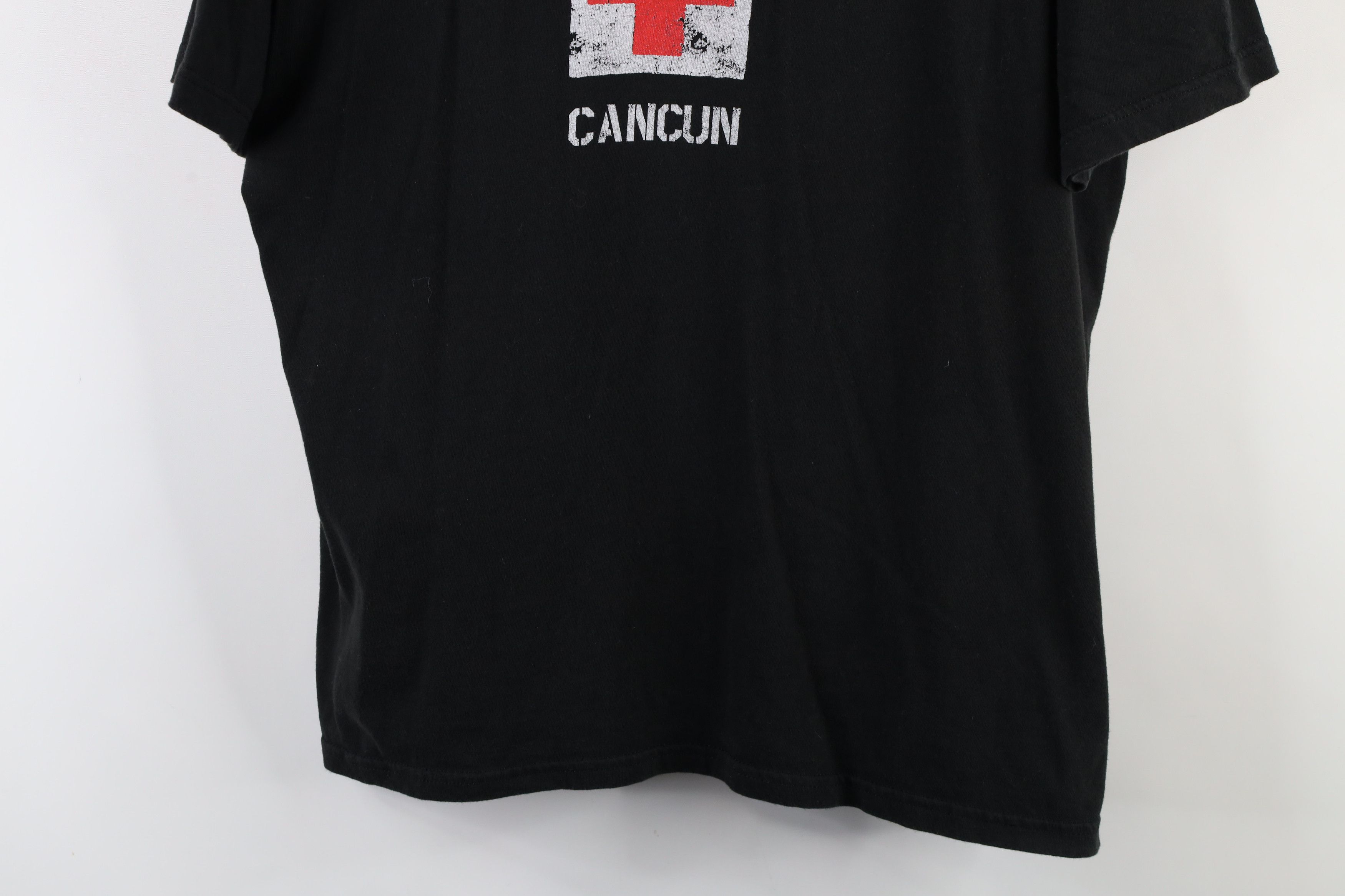 Vintage Vintage 90s Streetwear Out Lifeguard Cancun T-Shirt Black Size US XL / EU 56 / 4 - 3 Thumbnail