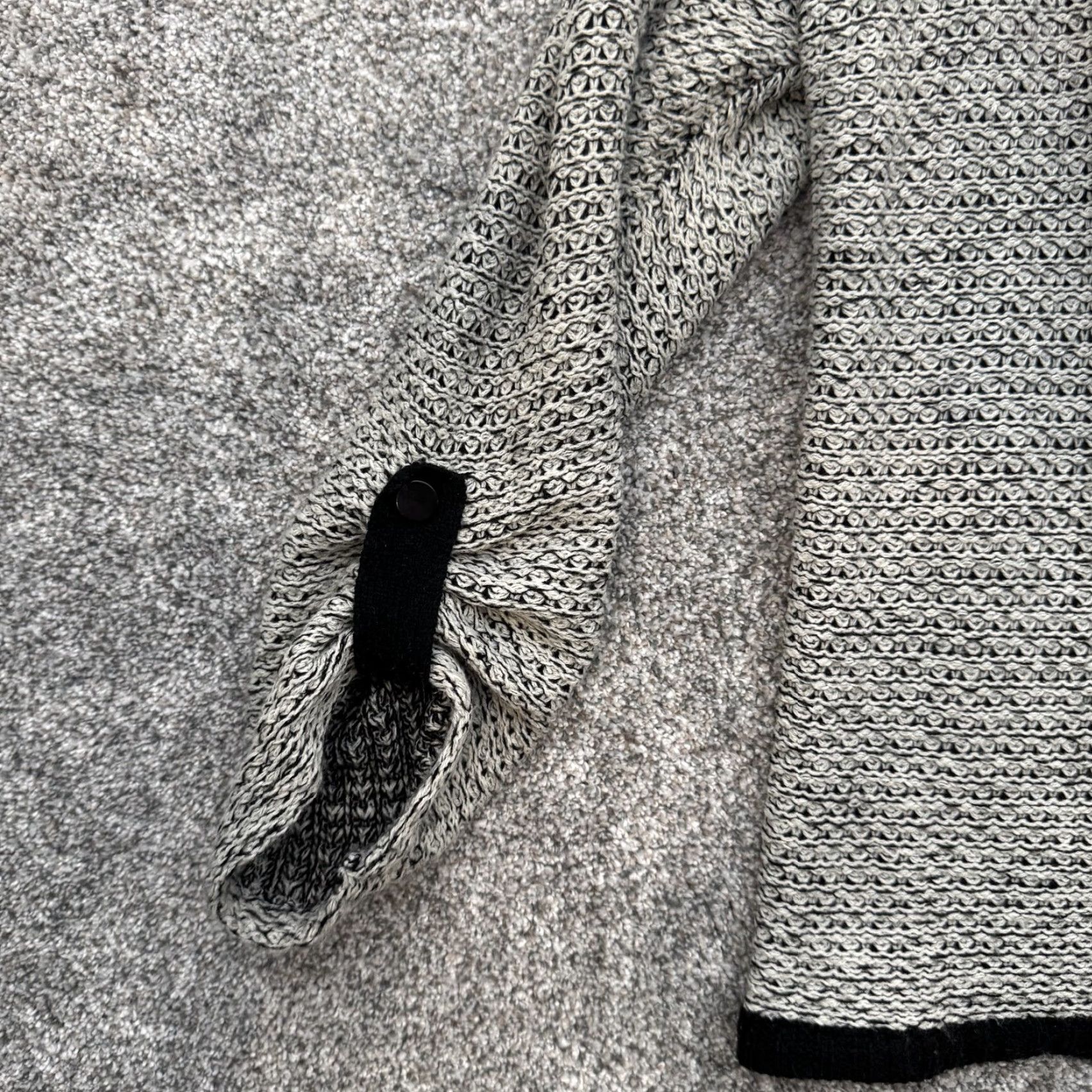 Tudor VINTAGE Tudor Court Sweater Cardigan Open Front 80s 90s Lagenlook Plus 1X Gray Wool Blend Acrylic Knit Long Sleeve Button Strap Womens Size XL / US 12-14 / IT 48-50 - 3 Thumbnail