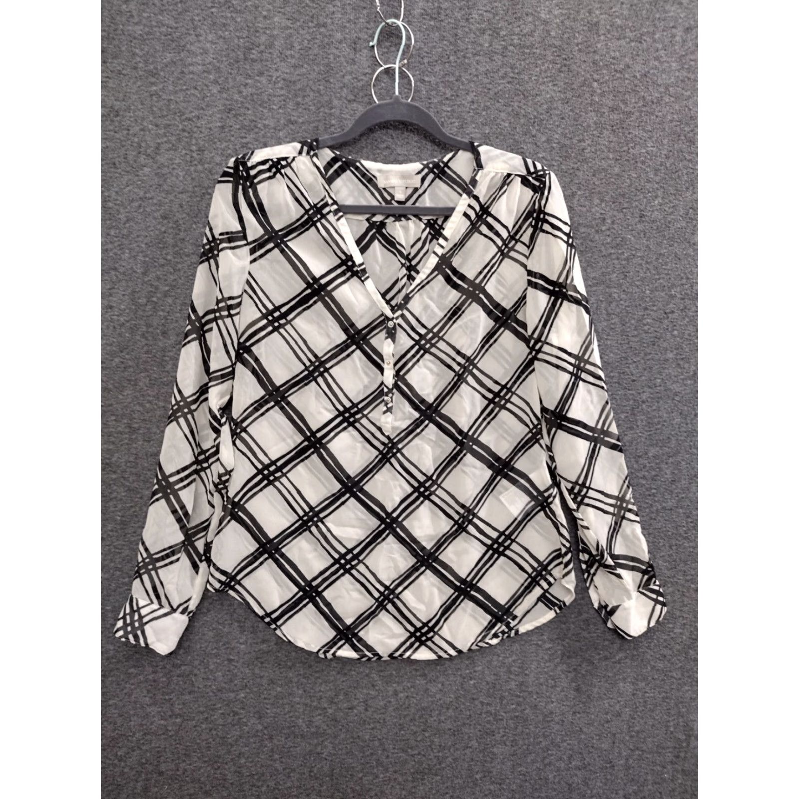 Banana Republic Banana Republic Blouse Shirt Striped V-Neck S Black/White Sheer Long Sleeve Classic/Fitted Size S Womens 90s Designer Pattern Criss Cross Size S / US 4 / IT 40 - 2 Thumbnail
