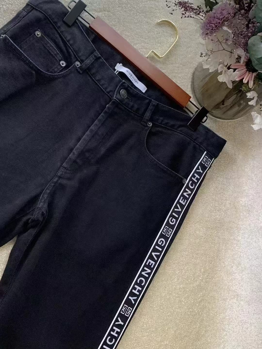 Givenchy Givenchy One Side Logo Ribbon Black Jeans Size US 34 / EU 50 - 4 Thumbnail
