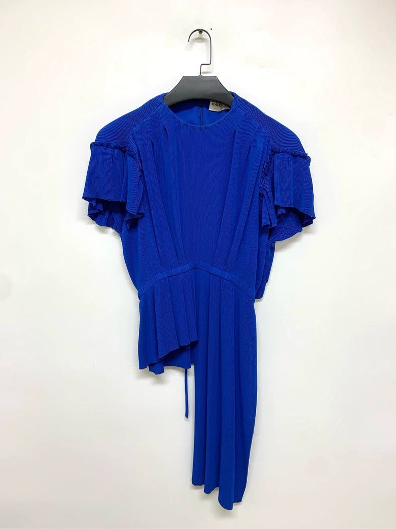 Balenciaga Balenciaga Blue pleated short sleeves 2505-Nextarrow Size XS / US 0-2 / IT 36-38 - 1 Thumbnail