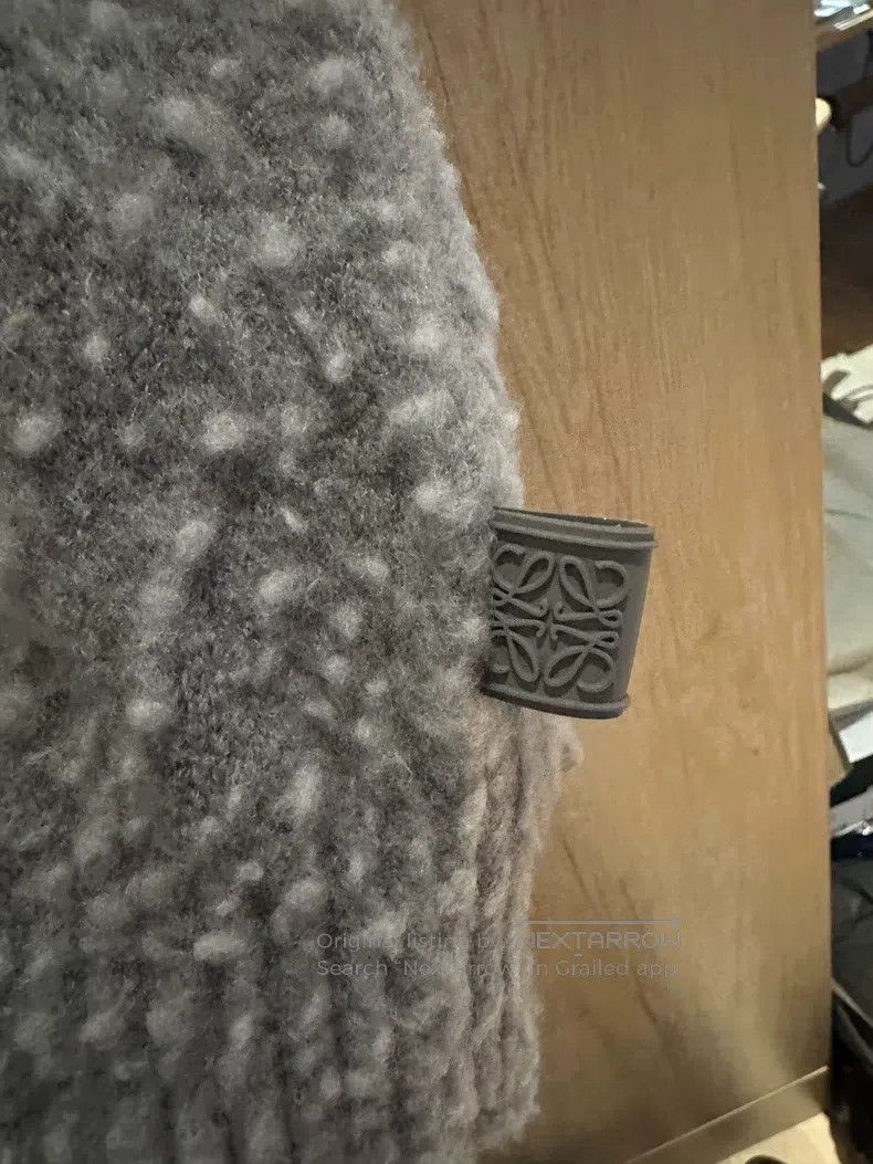 Loewe Loewe Gray V-Neck Sweater, 55% Wool / 45% Nylon Fabric Size M / US 6-8 / IT 42-44 - 6 Thumbnail