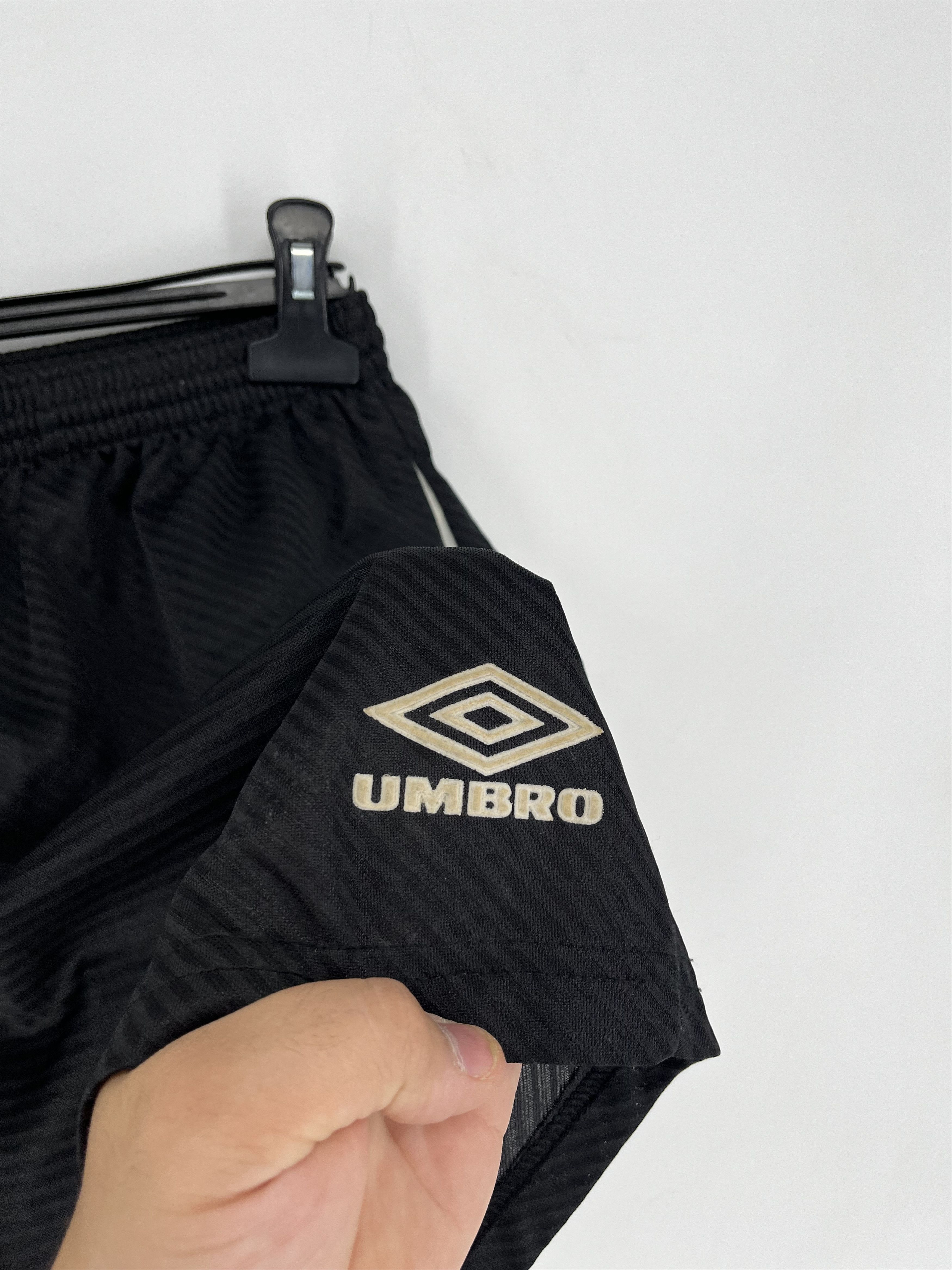 Umbro CELTIC 90s TRAINING FOOTBALL SOCCER SHORTS UMBRO Size US 34 / EU 50 - 4 Thumbnail