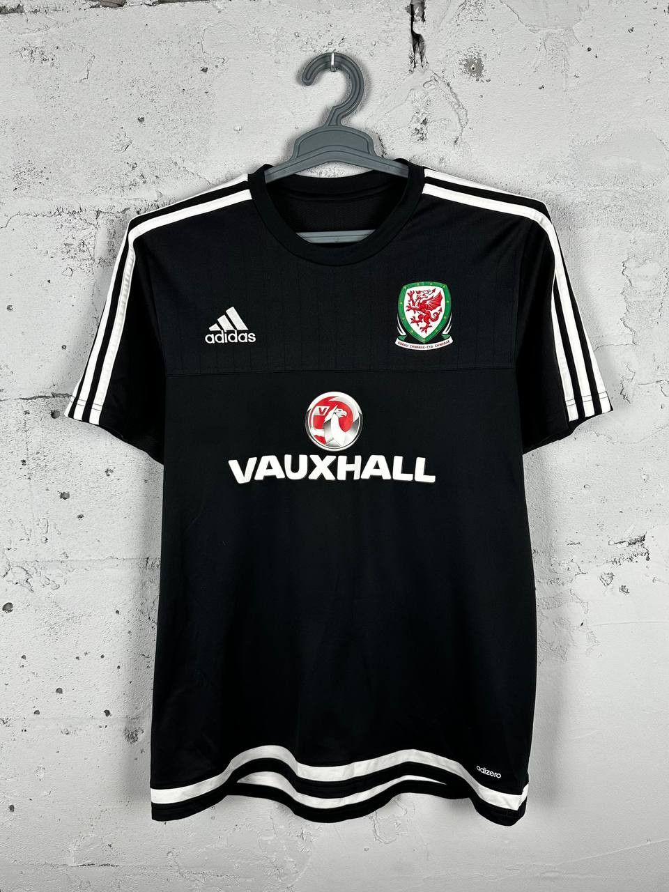Adidas × Vintage 2015 2016 Adidas Wales Walsh Football Jersey Size L Size US L / EU 52-54 / 3 - 1 Thumbnail