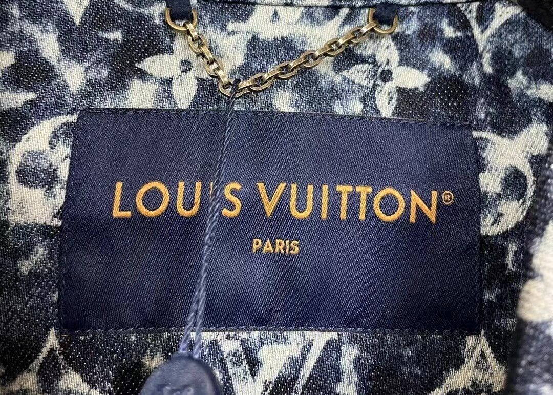 Louis Vuitton Louis Vuitton 46 Monogram Denim Workwear Jacket Washed Blue Size US S / EU 44-46 / 1 - 7 Thumbnail