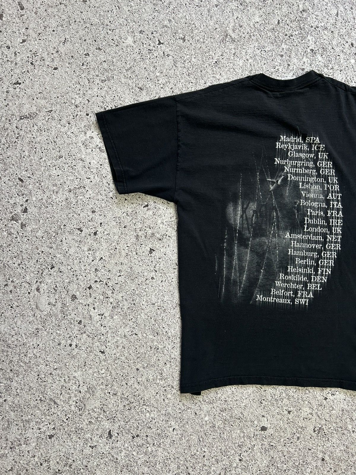 Band Tees Korn Take A Look In The Mirror 2003 Tour T-Shirt Y2K Hype Size US M / EU 48-50 / 2 - 7 Thumbnail