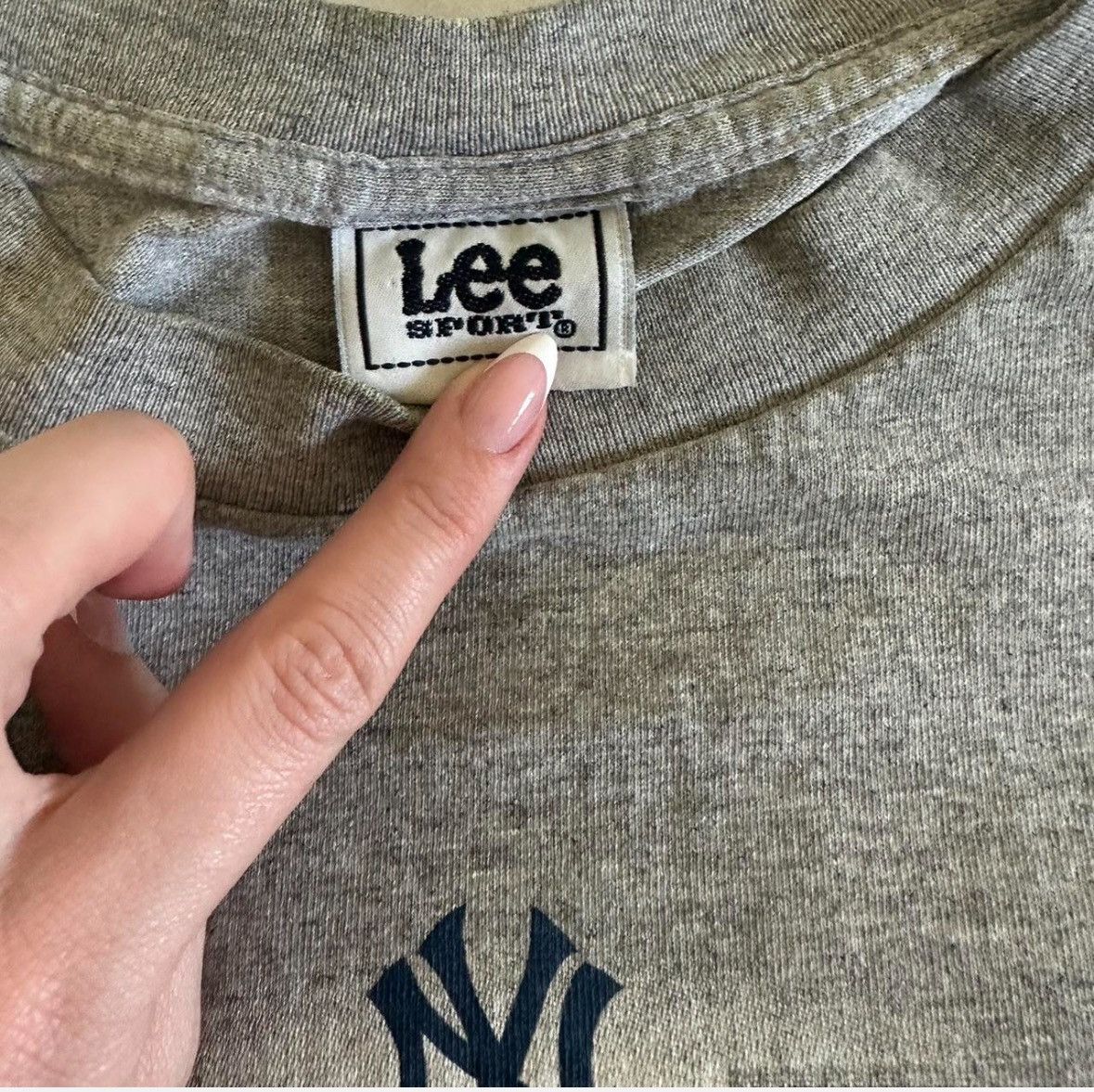Lee Vintage LEE SPORTS NY Yankees Grey T Shirt Size US S / EU 44-46 / 1 - 4 Thumbnail